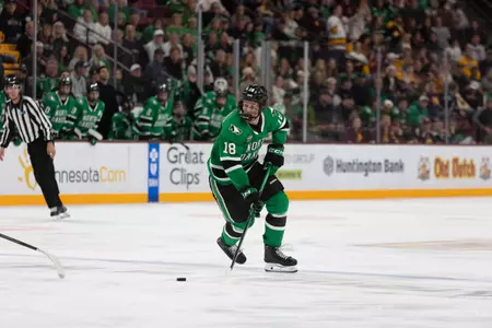 No. 3 UND suffers first loss of the season at Minnesota