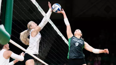 Volleyball Falls to St. Thomas in Four Sets